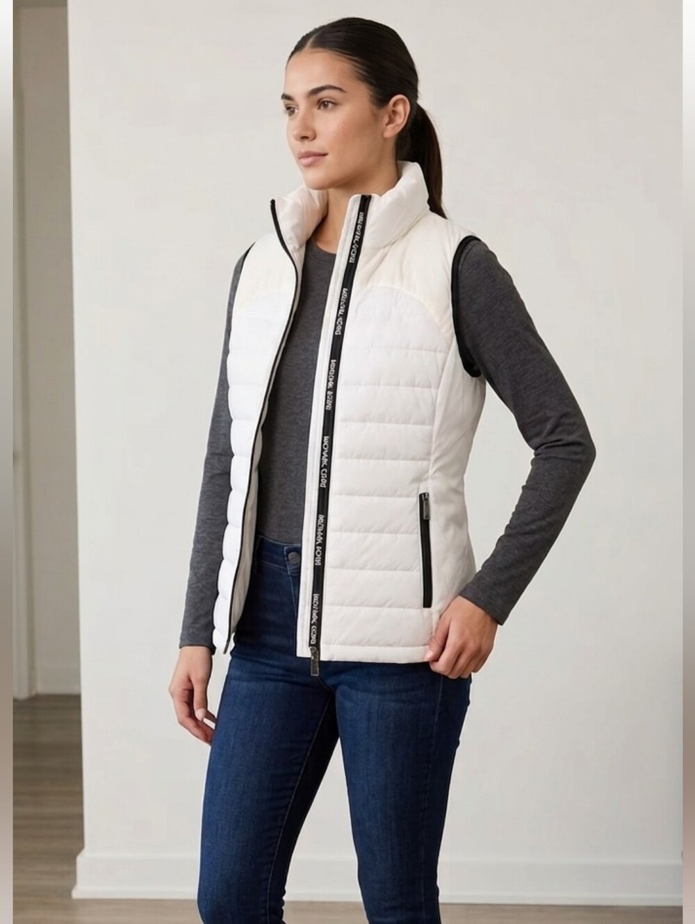 MICHAEL KORS white and black light puff vest ladies small